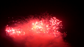 花火大会の煙の綺麗な Gif動画 動画デジカメと３ｄソフトでアニメーションｇｉｆ